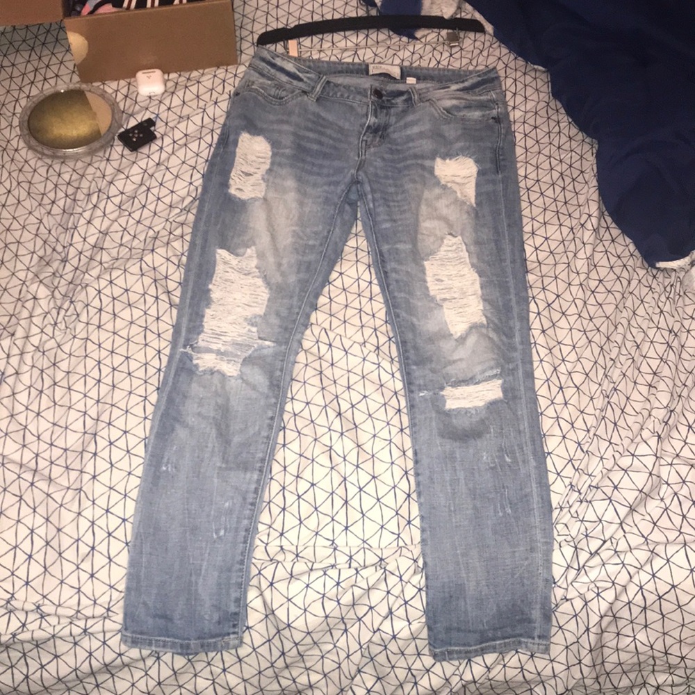 BKE relax fit straight leg distressed jeans